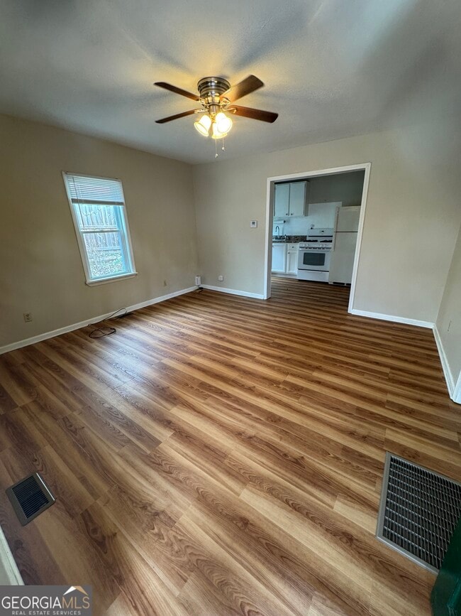 Foto del edificio - 105 Mechanic St SE