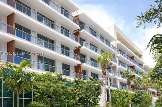Building Photo - 2200 Brickell Ave