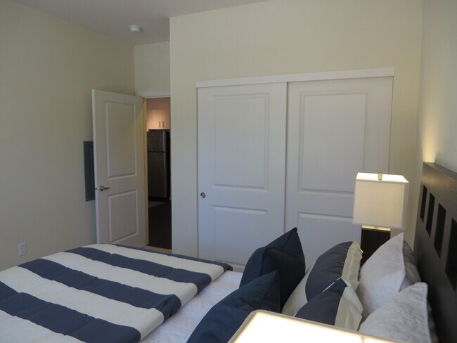Building Photo - 1110 SW 160th Ave