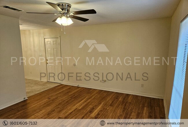 Foto del edificio - 2835 Glen Derry St-
