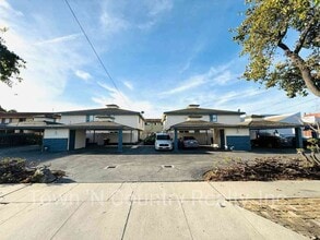 Building Photo - 250 E Romie Ln