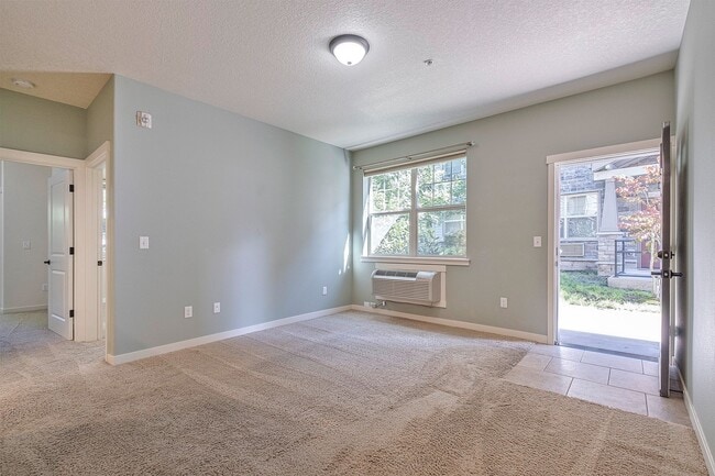 Building Photo - Lower Level Unit in Arbor Pass