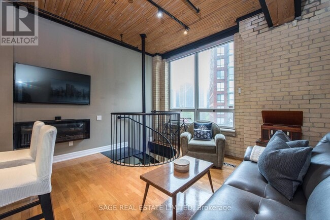 Photo du bâtiment - 781 King St W