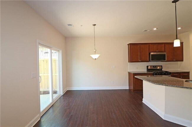 Building Photo - 500 Cooper Ln