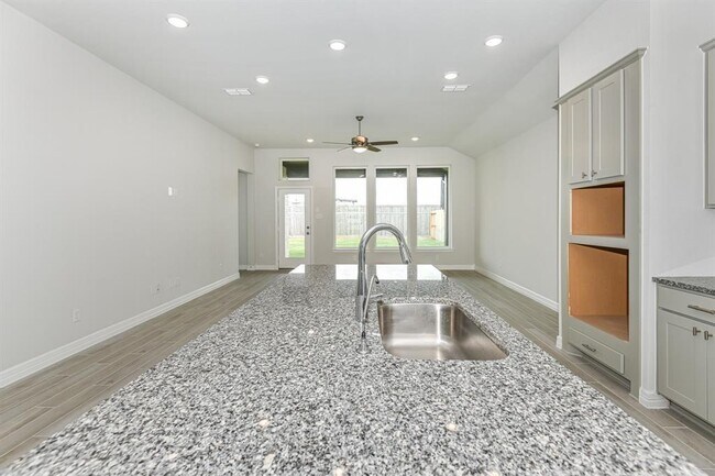 Building Photo - 29006 Hauter Wy