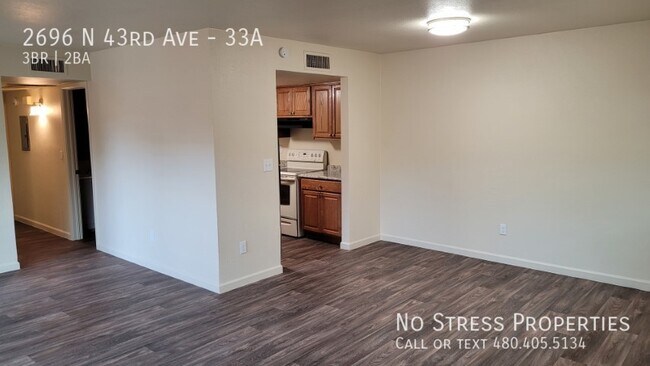 Foto del edificio - Remodeled 3 Bedroom Condo at 43rd Ave and ...