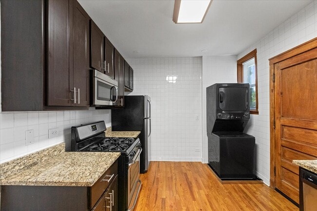 Photo - 3546 N Bosworth Ave Apartment