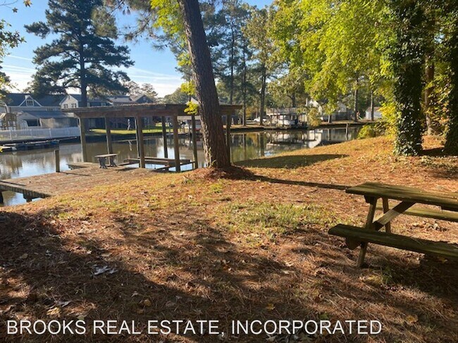 Building Photo - 3 br, 1 bath House - 7250 Canal Street