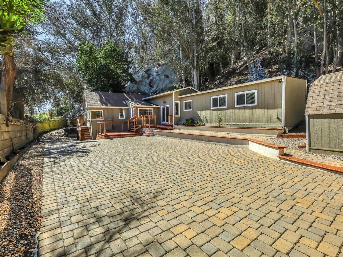 Foto principal - 11880 San Mateo Rd