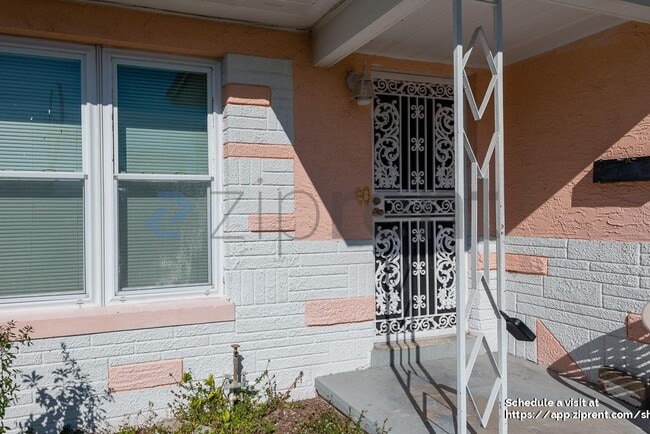 Building Photo - 3601 30th Ave S