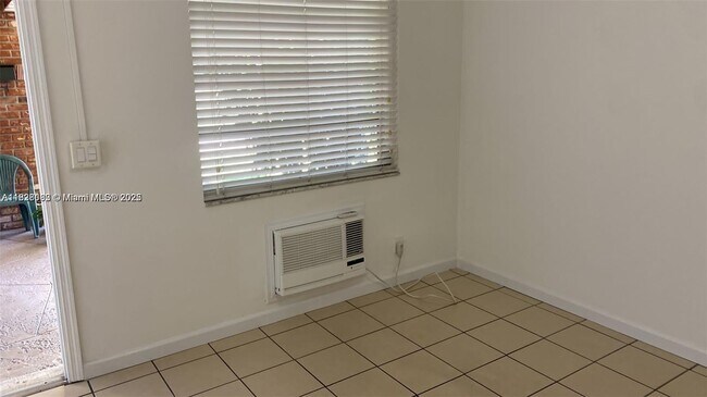 Foto del edificio - 200 NE 45th St