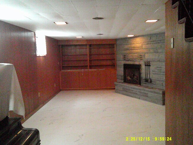 Foto del edificio - 8843 Karlen Rd