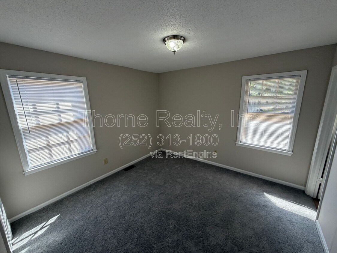 Foto del edificio - 532 Lark Ln