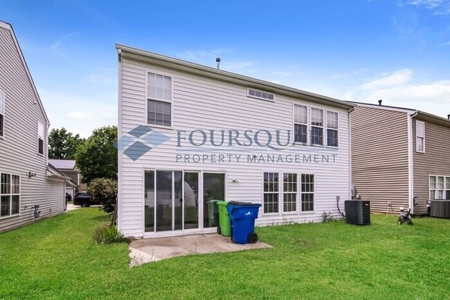 Building Photo - Single Family | Back Patio | Two- Car Gara...