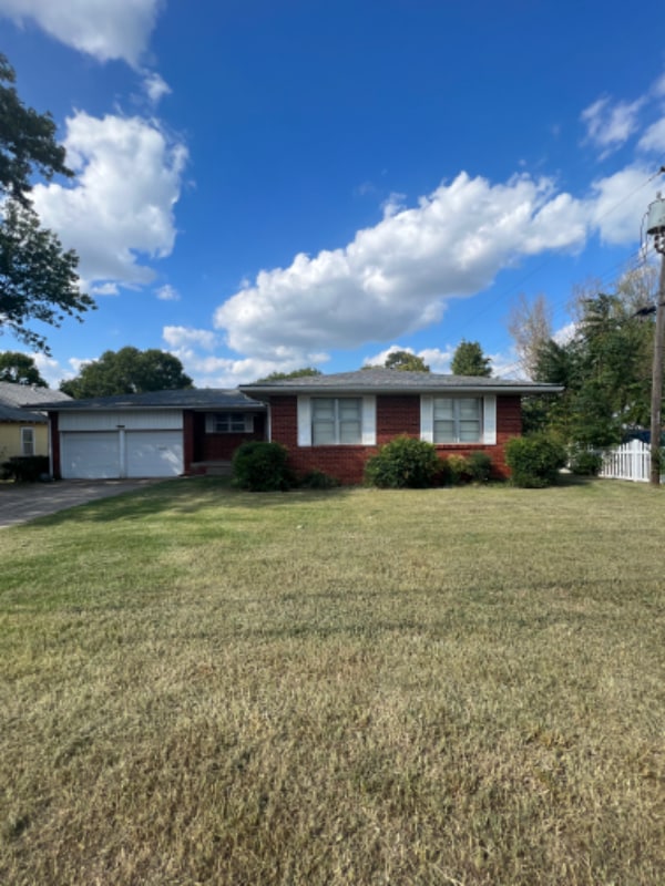 100 Canterbury Ct, Bartlesville, OK 74006 House Rental in