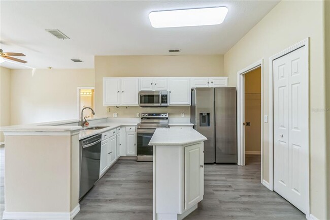 Foto del edificio - 2600 Meadow View Ct