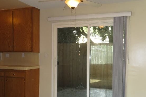 Breakfast Nook - 210 E Bennett Ave