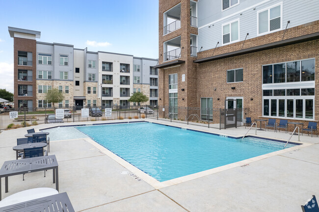 Piscina - Reserve at Woodland Lakes