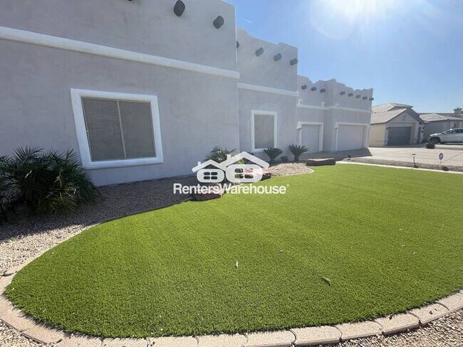 Foto del edificio - Stunning 4 Bedroom Home with Solar, Bonus Room and Office in Desirable Arrowhead Ranch!