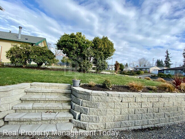 Building Photo - 4 br, 2 bath House - 5715 North 46th St