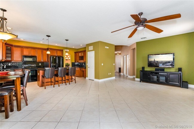 Foto del edificio - 16718 SW 16th St