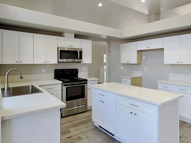 Building Photo - 4609 Laguna W Way