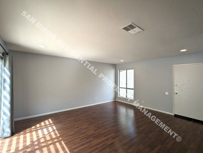 Foto del edificio - Charming North Escondido Townhome Near Rei...