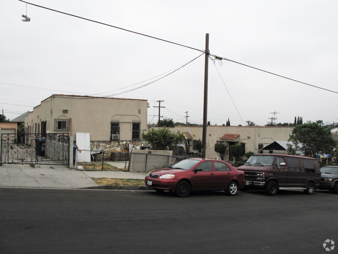 Building Photo - 3146 Fairmount St