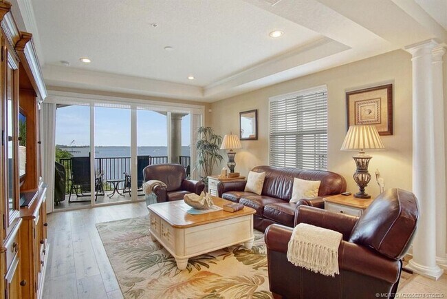 Building Photo - 3736 NE Indian River Dr