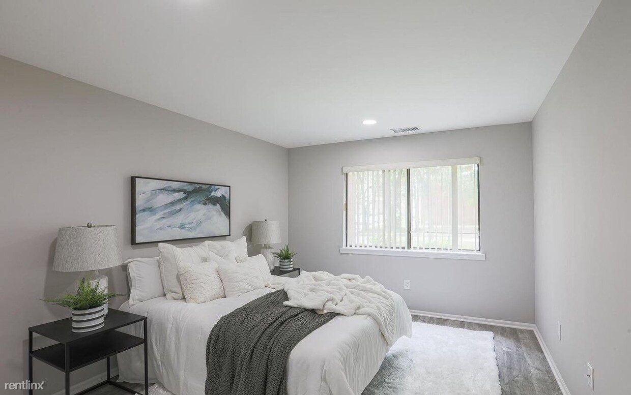 Primary Photo - 1 br, 1.5 bath Condo - 2903 Fallstaff Rd