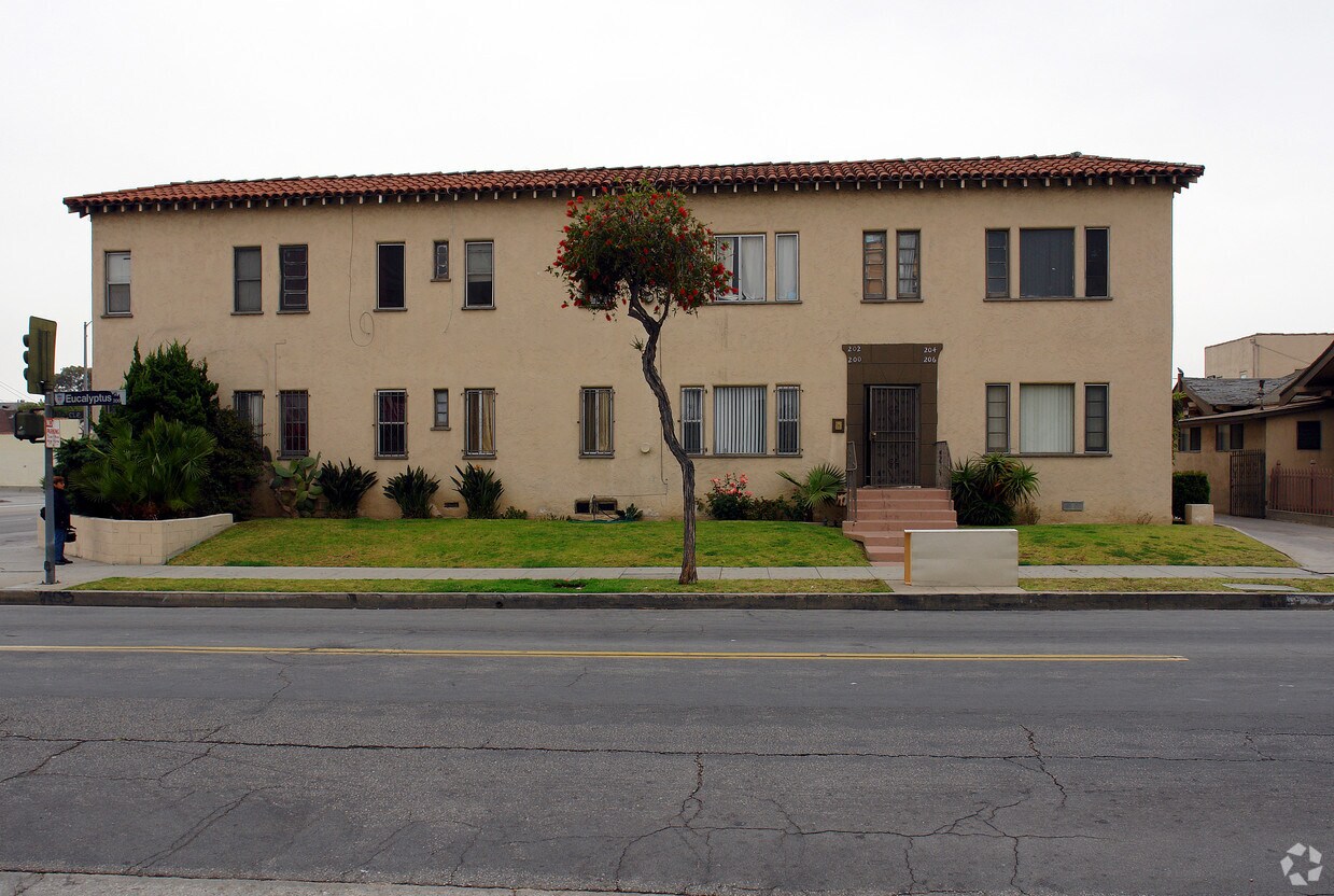 Building Photo - 200-210 S Eucalyptus Ave