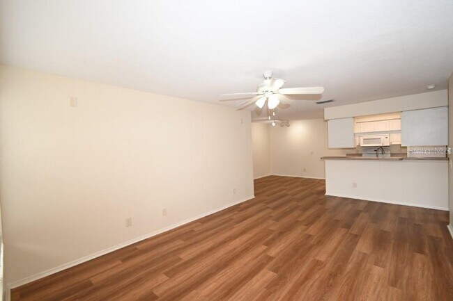 Foto del edificio - 36243 Lake Chase Blvd