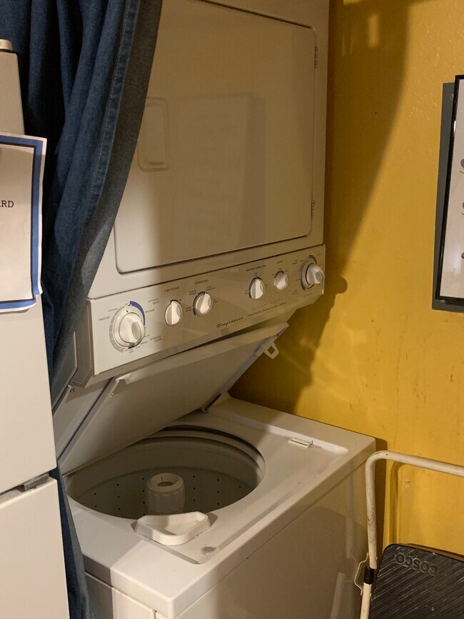 Foto del edificio - 3923 Old Oaks Dr