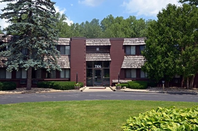 Foto del edificio - 7106 Fortune Dr