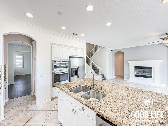 Foto del edificio - 3896 Lake Cir Dr