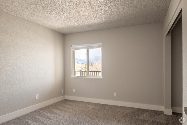 2BR, 2BA - 960SF - Parc at Prairie Grass