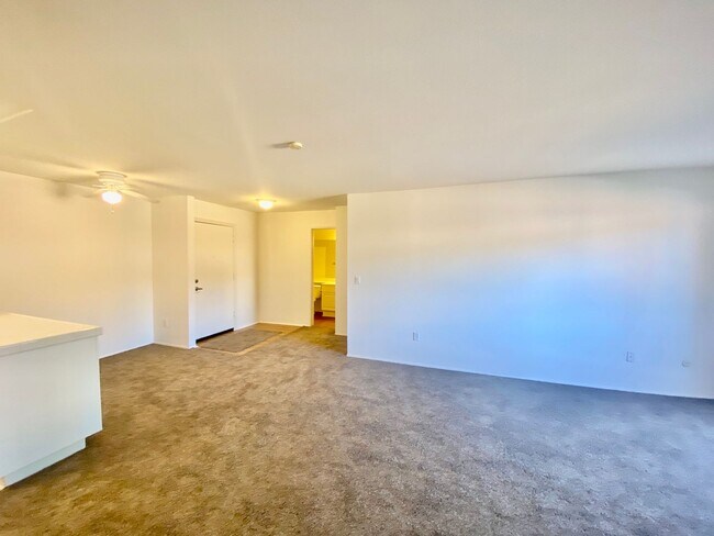 Foto del edificio - 2 Bedroom Condo Near SDSU with Parking and...
