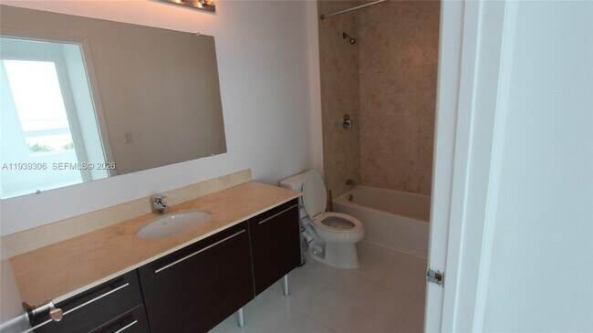 Foto del edificio - 1900 N Bayshore Dr