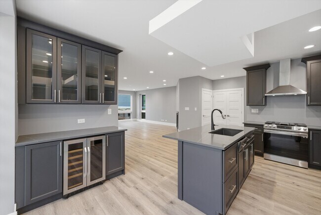 Foto del edificio - 308 W Evergreen Ave