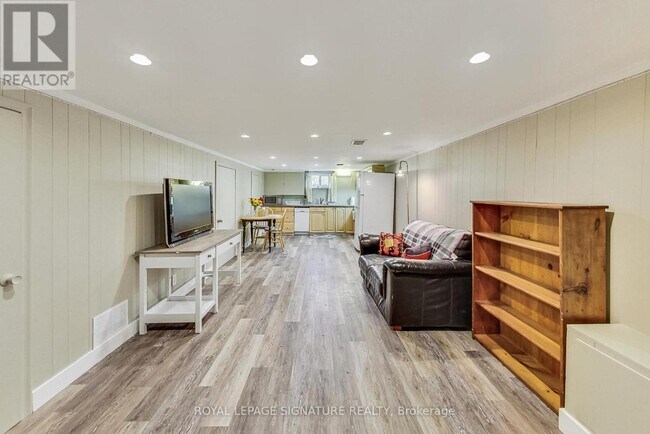 Photo du bâtiment - 1 Milne Ave