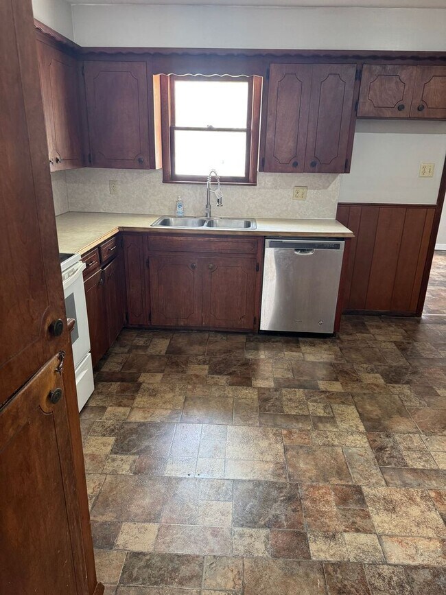 Foto del edificio - 213 NE Fenway Ave