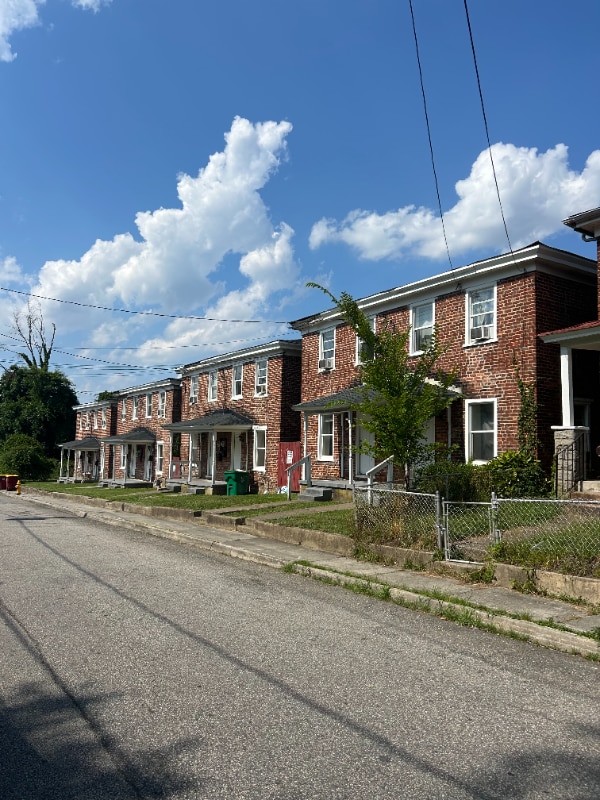 Building Photo - 707 Harding St