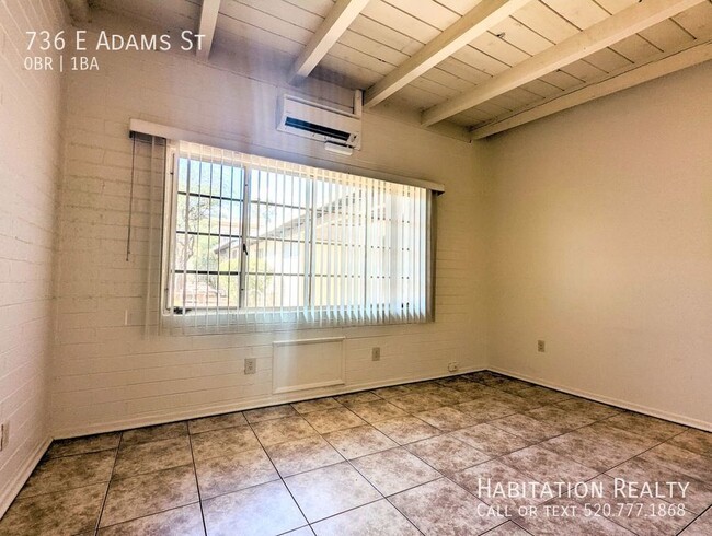 Building Photo - Spacious Studio University Area, Gated w/ ...