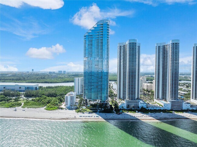 Foto del edificio - 15701 Collins Ave