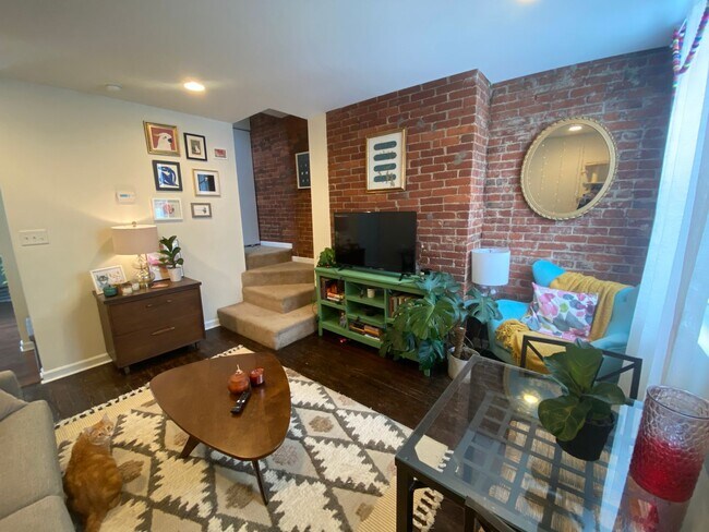 Foto del edificio - 2 BEDROOM IN THE SOUTHSIDE SLOPES- Availab...