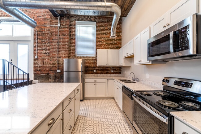 Photo - Buckingham & Balmoral Apartments