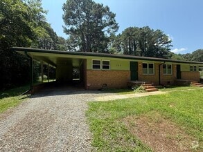 Building Photo - 725 Locust Ln