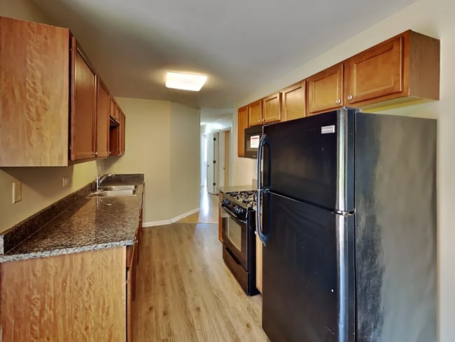 Building Photo - 672 Krenz Ave