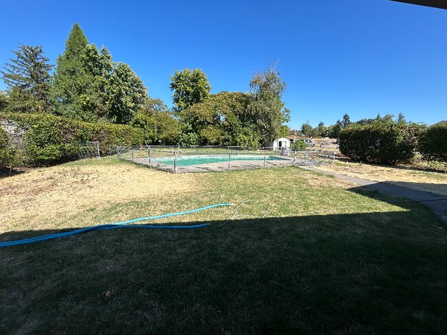 Building Photo - 1270 Corona Ave