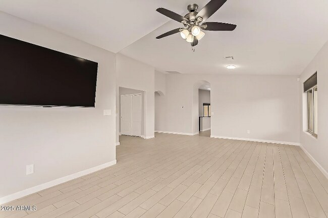 Foto del edificio - 15461 S 47th Pl